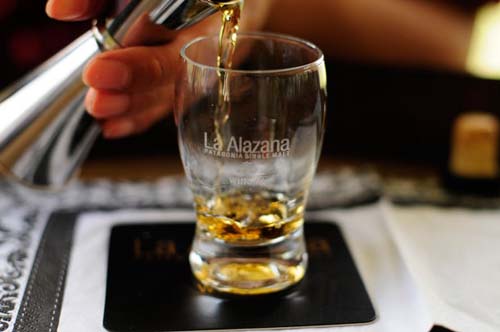 Un whisky argentino elaborado en la Comarca Andina del Paralelo 42
