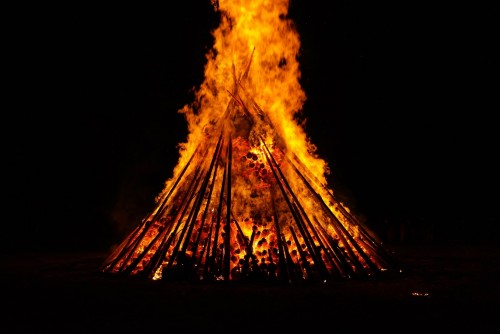 San Juan: el fuego del día más largo del año