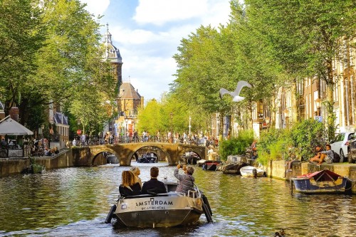 Amsterdam cobrará un impuesto adicional a los turistas