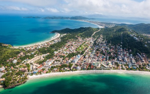 Flybondi vuela low-cost a Florianópolis