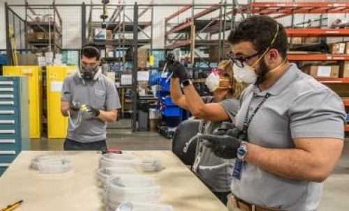 Delta Airlines fabrica insumos sanitarios durante la pandemia