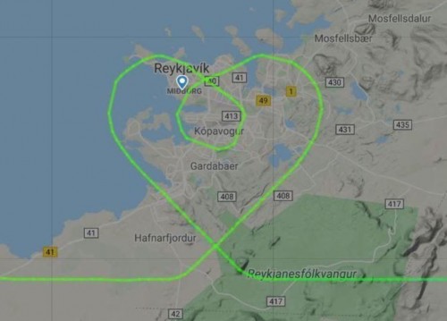 Icelandair dibujó un corazón en el cielo