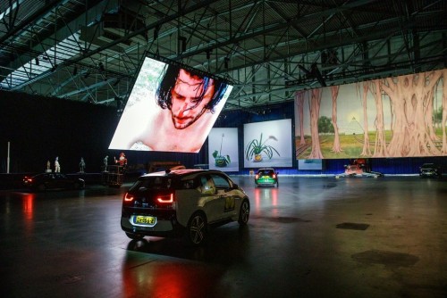 En Holanda: visitaban una muestra de arte desde el auto