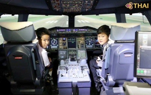 Thai Airways alquila sus simuladores de vuelos