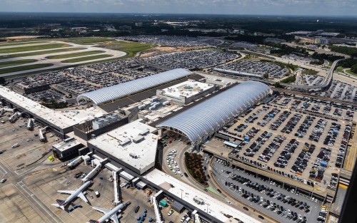 Los aeropuertos y las aerolíneas de mayor tránsito en 2020