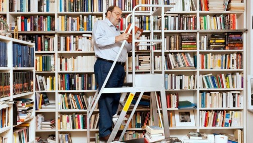 Una visita a la fabulosa biblioteca de Umberto Eco