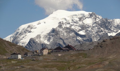 Un búnker centenario reapareció gracias al recalentamiento global en los Alpes italianos