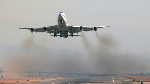 El avión: más contaminación y menos atracción