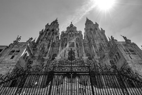 ¿Cuáles son los símbolos del Año Santo Jacobeo en la Catedral de Santiago de Compostela?