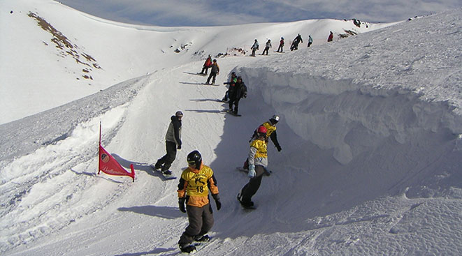 Nieve en el centro de esquí de Esquel
