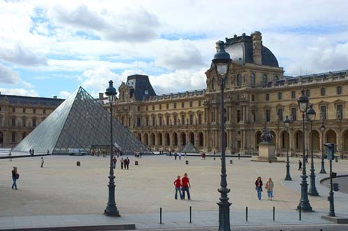 Una visita al Louvre, el museo más popular del mundo
