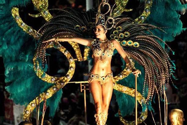 Colonos y carnaval en una ciudad algodonera
