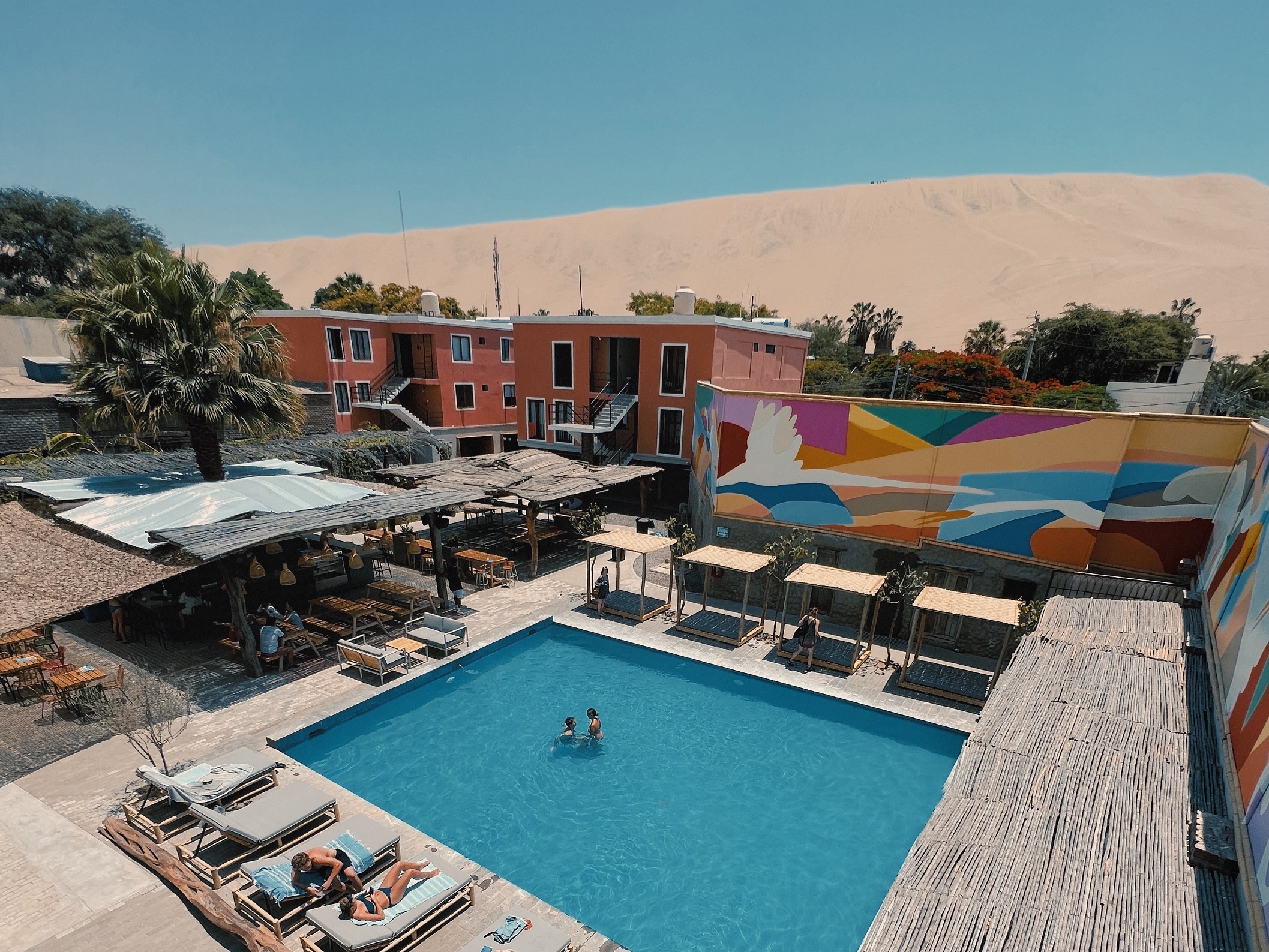 Viajero Kokopelli, hostel en Huacachina, Perú