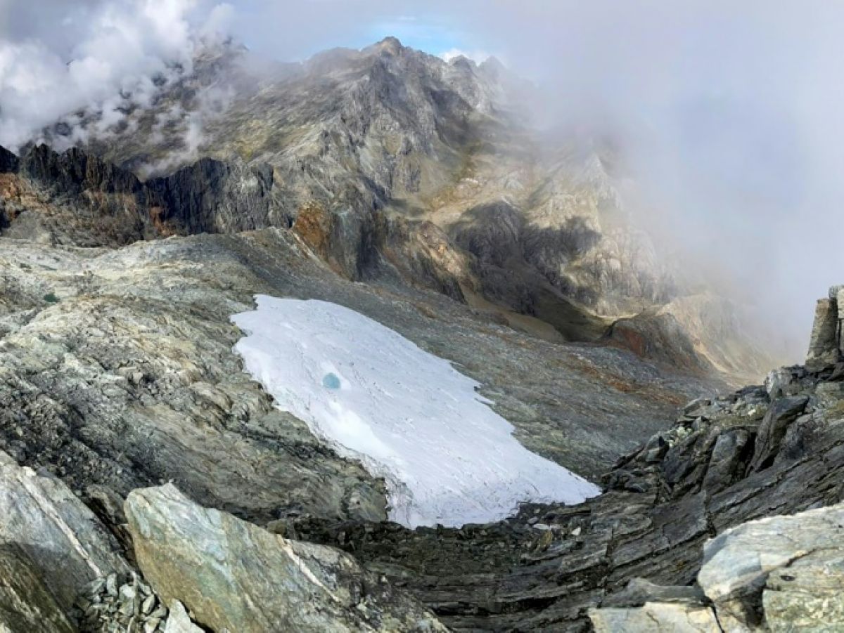 Tratan de salvar el último glaciar de Venezuela con un toldo