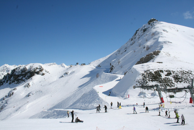 Cómo es esquiar en Artouste, la estación de esquí más barata de Europa en 2025-2026