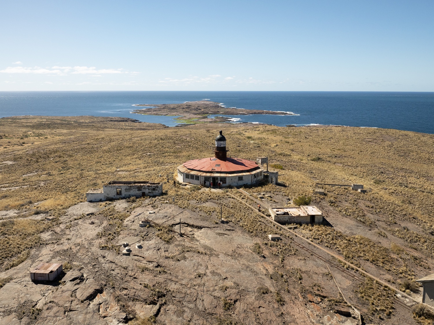 Una excursión al faro de la Isla Leones, en la costa de Chubut