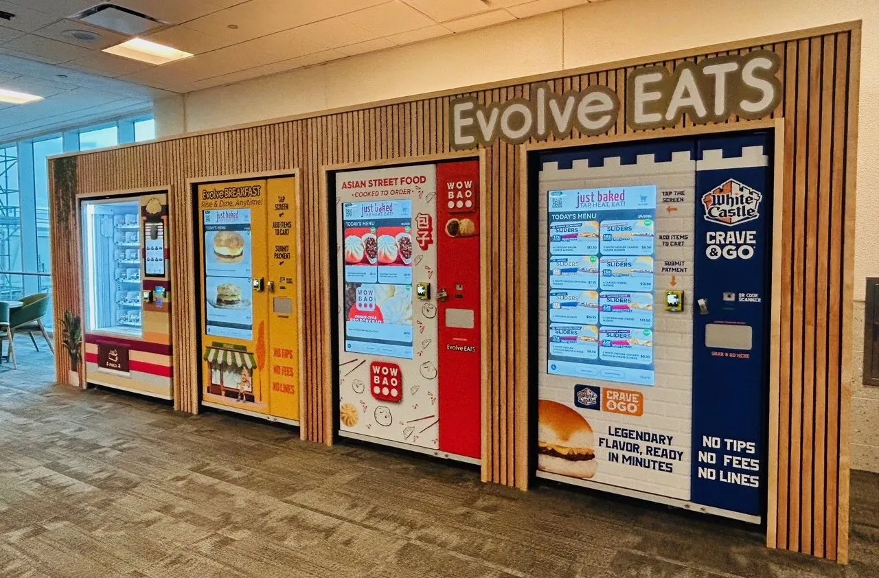 Como los cajeros, pero para conseguir platos de comida caliente, en aeropuertos de Estados Unidos