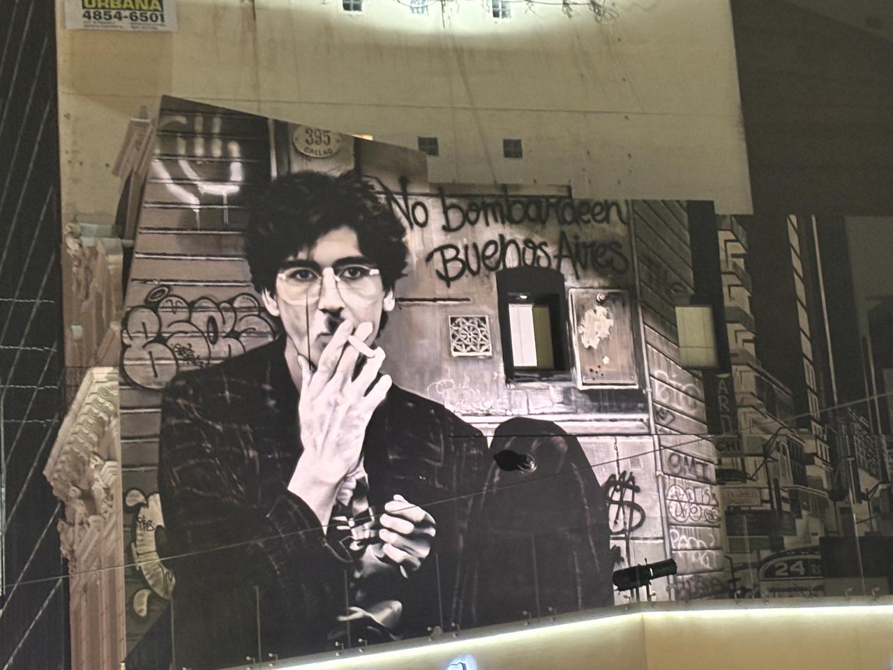 El mural de Charly García suma una parada cultural al circuito turístico de Corrientes y Callao