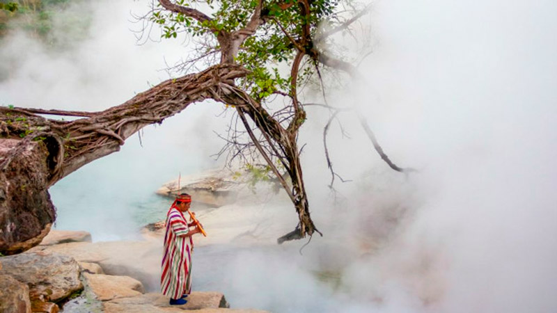 Cómo es Shanay-Timpishka, el misterioso río que hierve en la Amazonía peruana
