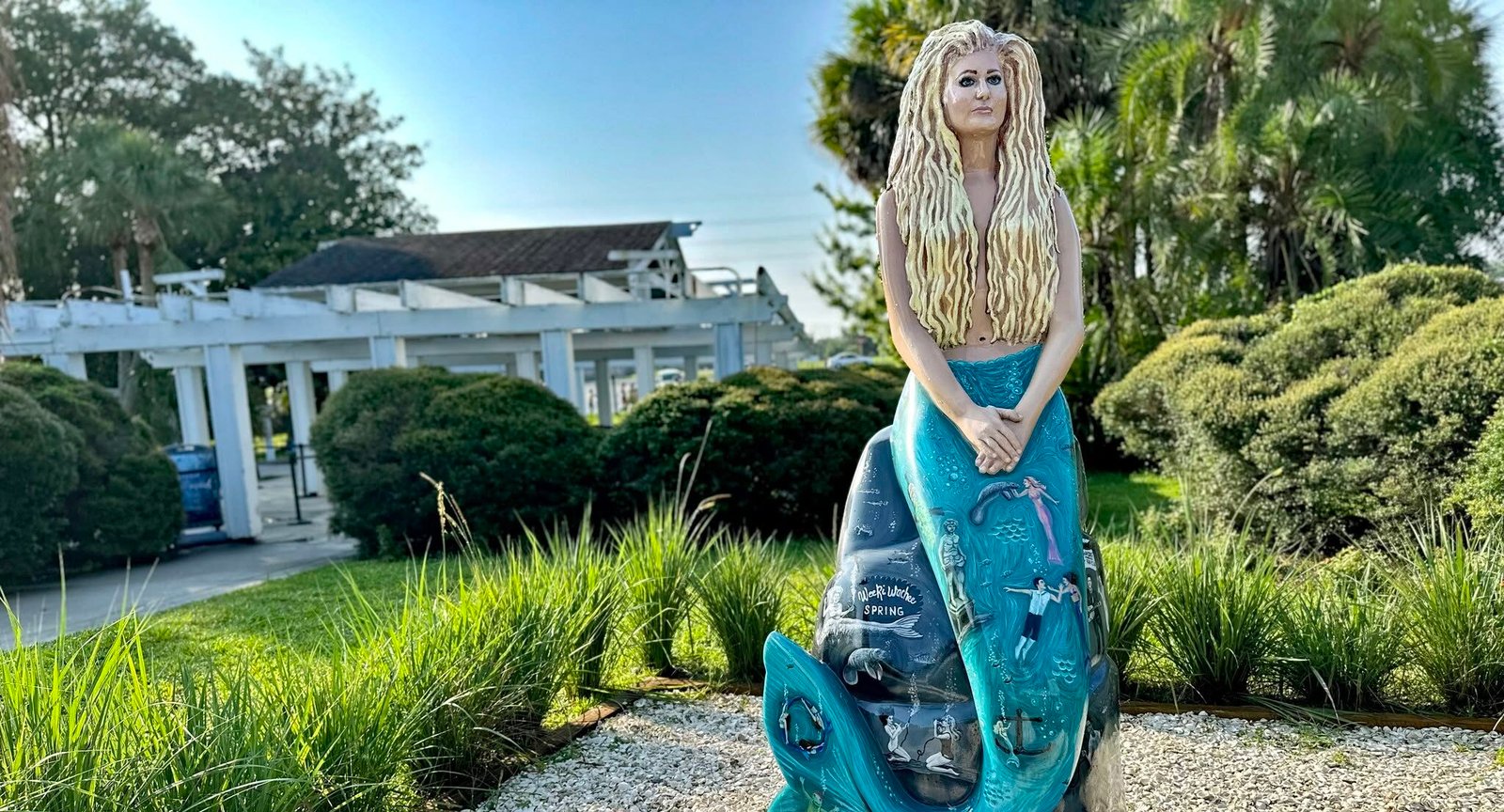 Qué es el Mermaid Tale Trail en Florida. Un encuentro con 37 sirenas, una búsqueda del tesoro y el histórico Weeki Wachee Springs