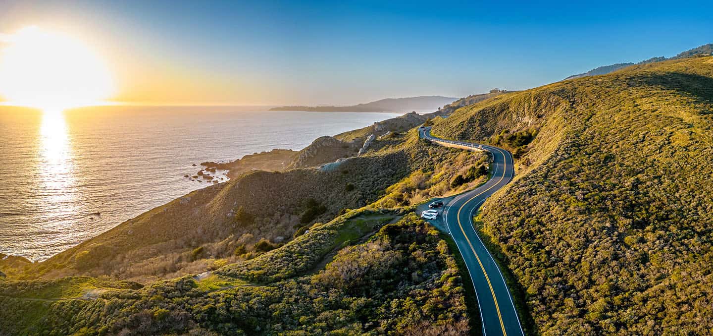 Apenas reabierta, la Ruta 1 de California está totalmente saturada durante estos meses de verano