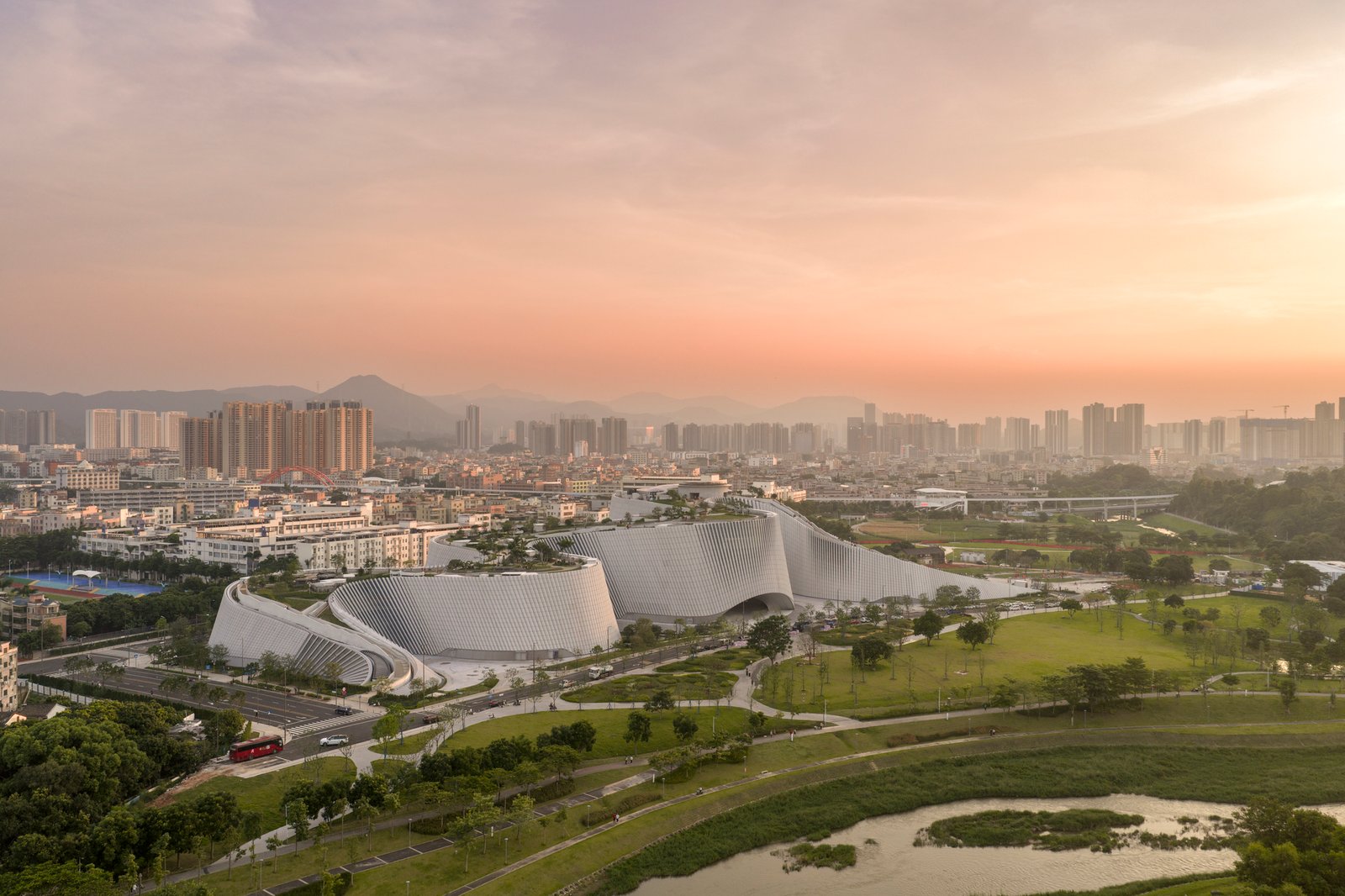 Shenzhen estrena un museo de nueva generación para descubrir 4.600 millones de años de historia entre dinosaurios, tecnología y naturaleza