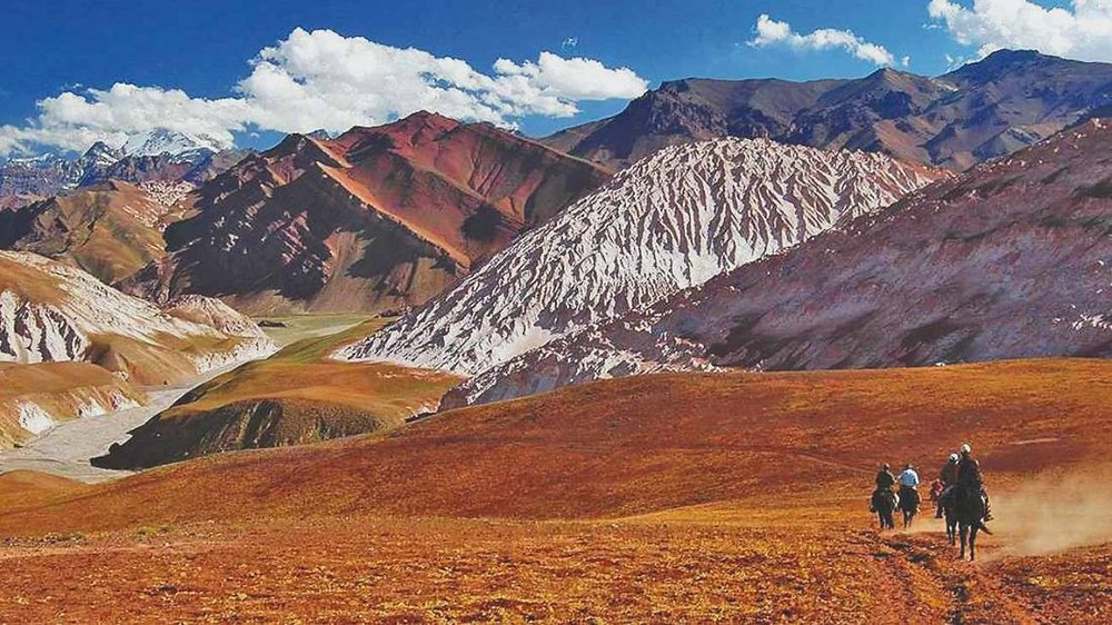 Barreal, el oasis de San Juan (Argentina) que mira a los Andes. Una guía completa para la primavera y el verano 2026-2027