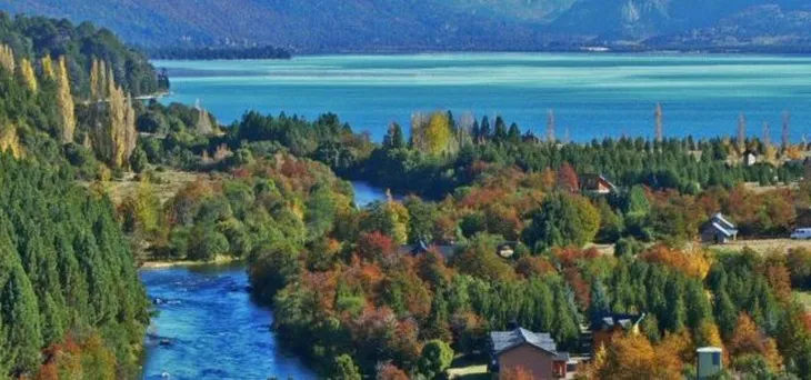 Villa Meliquina: la aldea patagónica entre el lago, el bosque y el futuro Paseo de los Nueve Lagos
