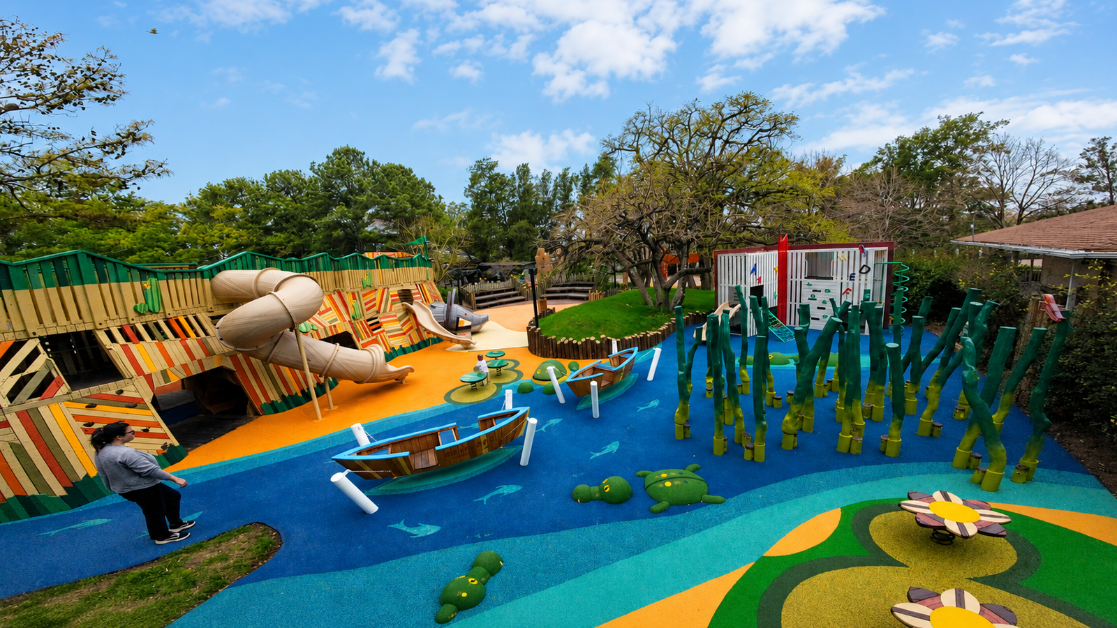 Temaikèn cuenta con la plaza de juegos más grande de la Argentina y está inspirada en la selva misionera