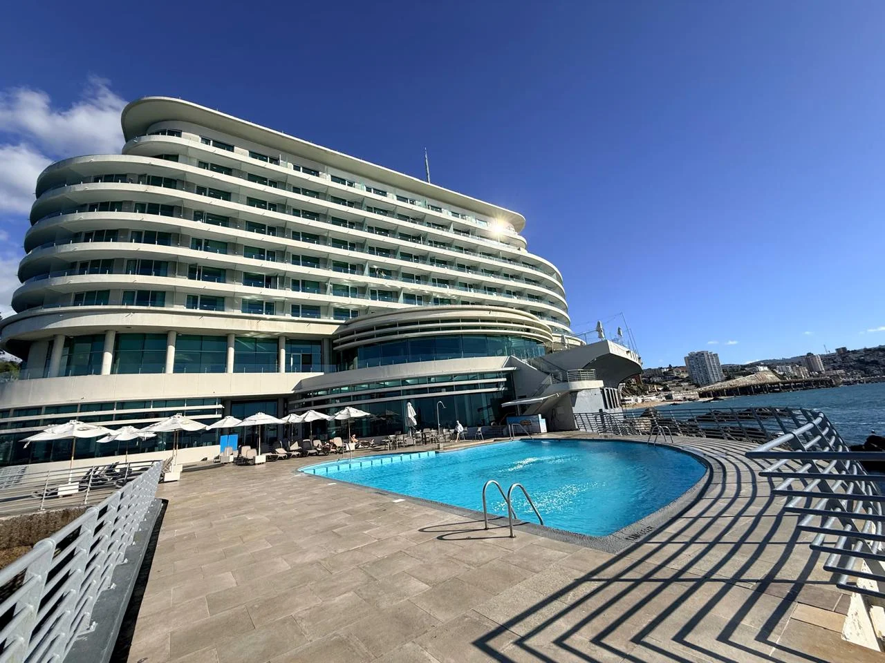 “La gente no viene a Viña, viene al hotel”: el fenómeno del Sheraton Miramar frente al Pacífico